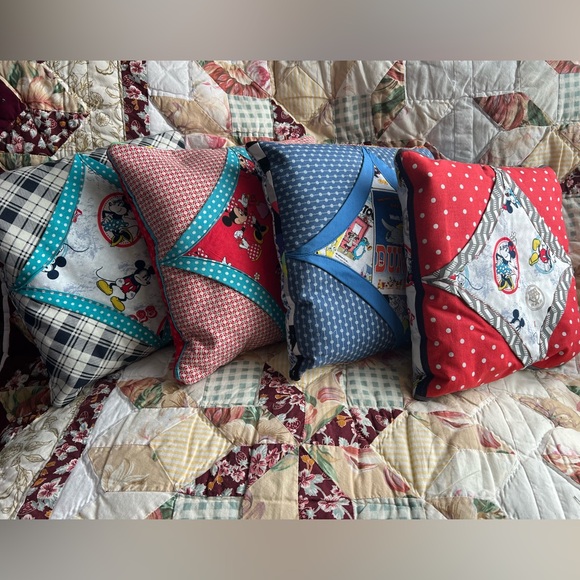 Tooth Fairy Pillow - Mickey and Minnie - Picture 8 of 14